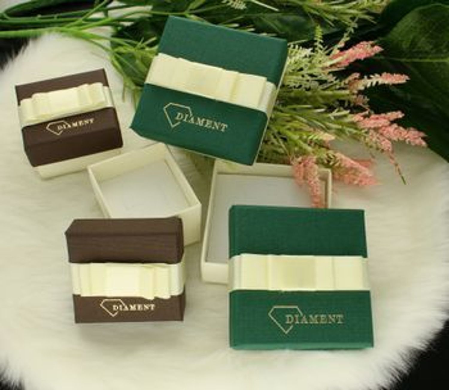 Kolczyki złote damskie 585 klasyczne wkrętki z diamentami 0,03 ct E67126Y S.jpg